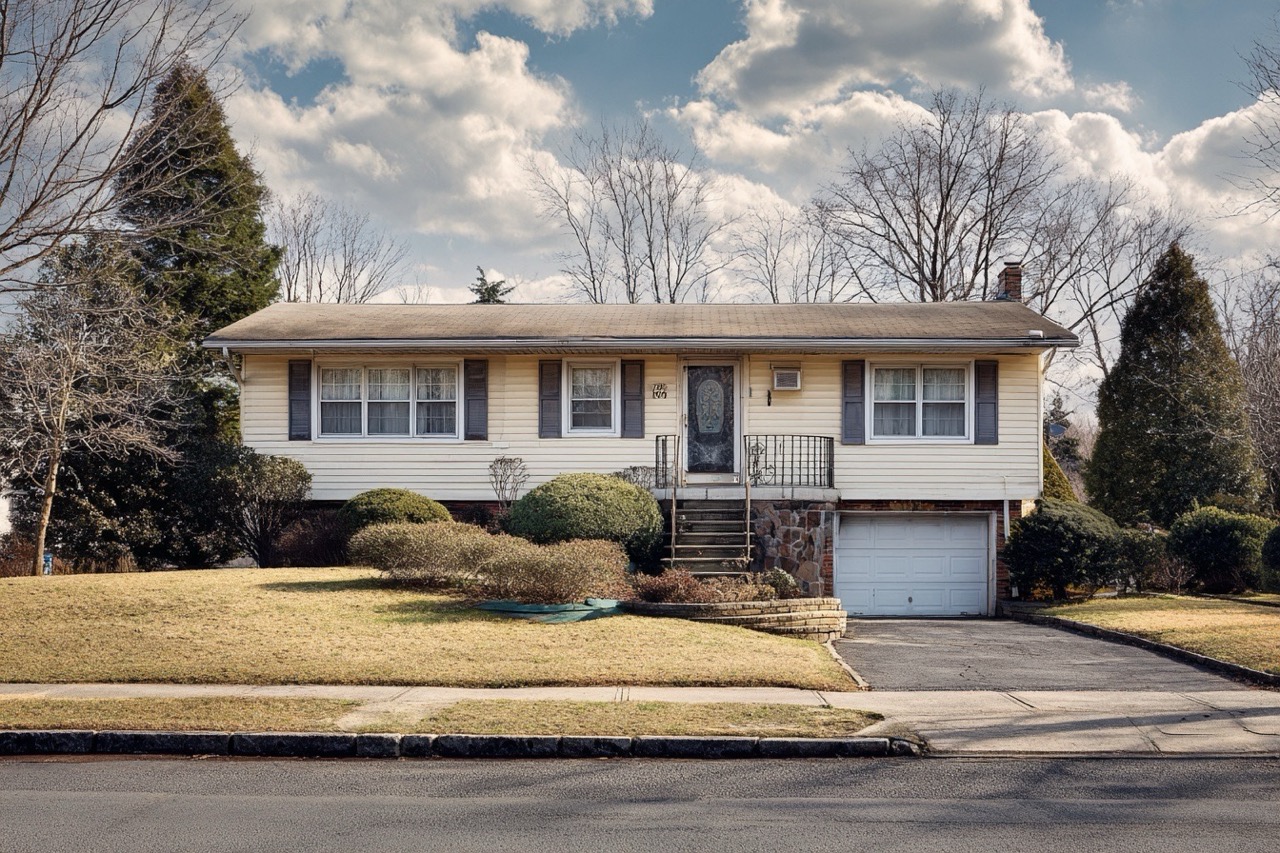 New Jersey split level home during divorce sale